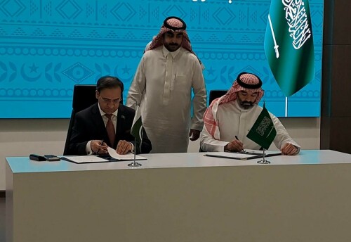 Pakistan, Saudi Arabia sign deal to cooperate in IT sector