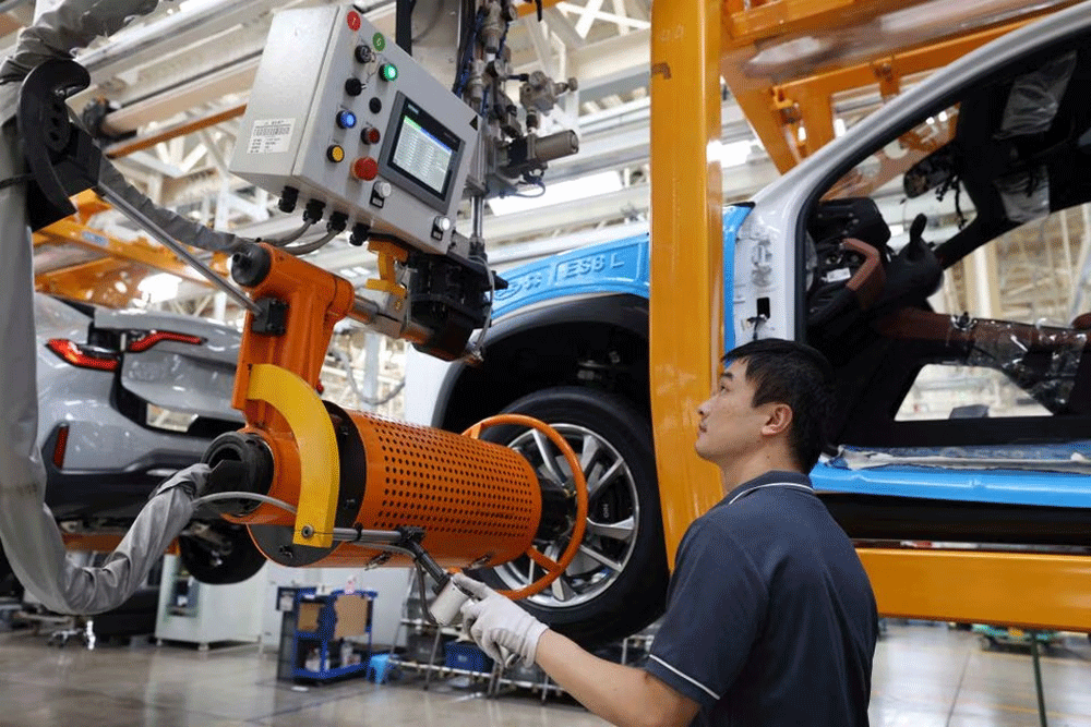 Japan&rsquo;s factory activity extends declines in September