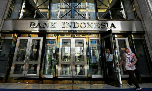 Indonesia central bank intervenes to defend rupiah, open to buying bonds