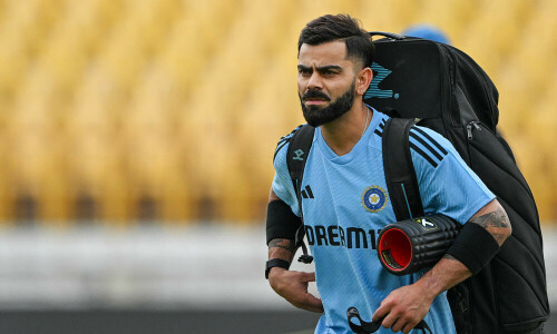 Cricket great Kohli to own team in electric powerboat series