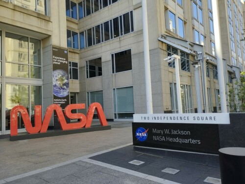NASA official says &lsquo;no Plan-B&rsquo; to Earth