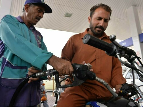 Govt slashes petrol price by Rs40, high-speed diesel by Rs15 per litre Govt slashes petrol price by Rs40, high-speed diesel by Rs15 per litre