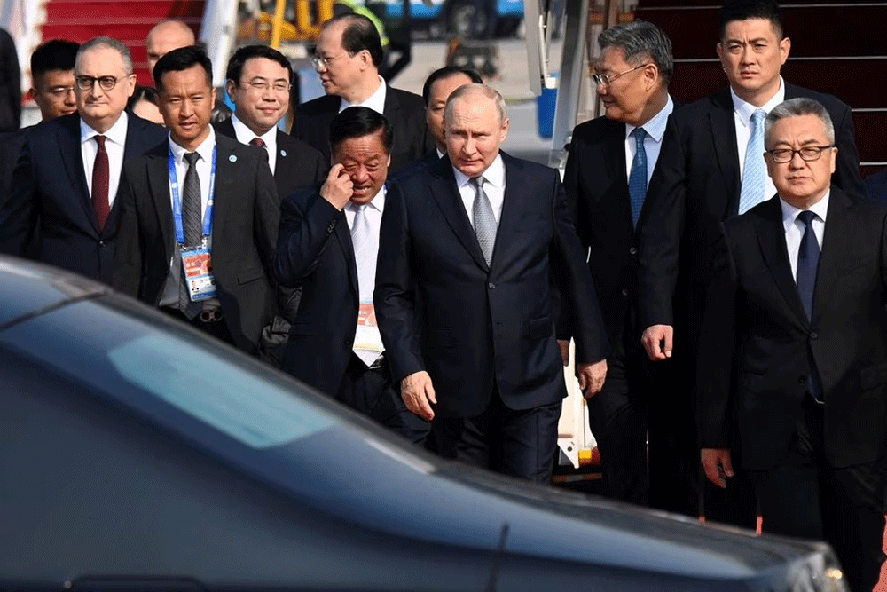 Putin visits &lsquo;dear friend&rsquo; Xi in show of no-limits partnership