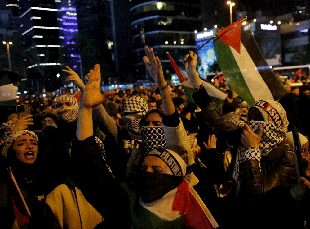 US reports deal with Egypt to restart aid to Gaza as protests rock Middle East