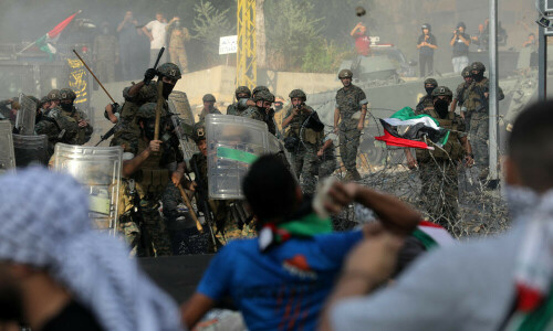 US, UK urge citizens to leave Lebanon over border tensions