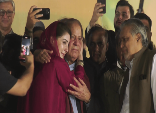At homecoming rally, Nawaz says he has 'no desire for revenge'