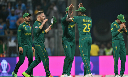 Klaasen smashes ton as South Africa thump England at World Cup