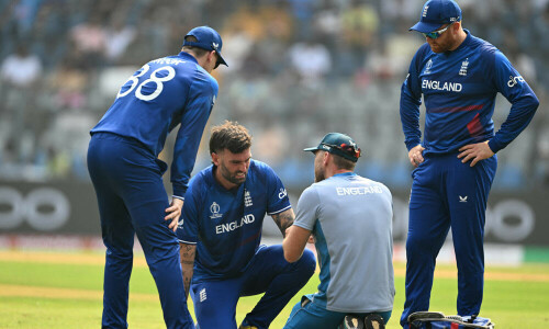 England&rsquo;s Topley ruled out of World Cup after fracturing finger