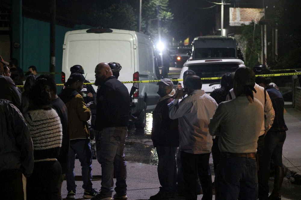 Armed attacks in Mexico leave 24 dead, including at least 12 police