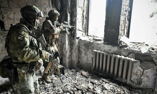 Russian shelling wounds eight in Ukraine