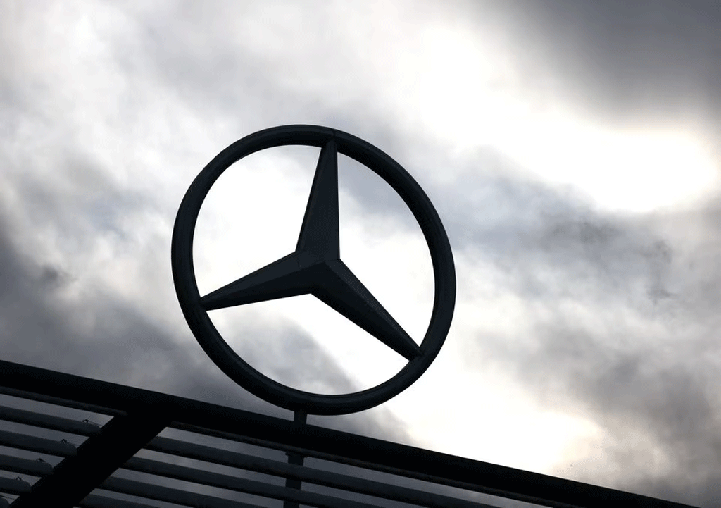 Mercedes-Benz Q3 earnings take a hit on subdued sales, supply chain snags