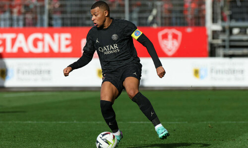 Mbappe strikes late to earn PSG win at Brest