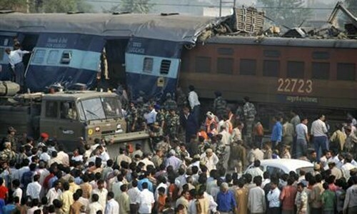 Death toll in India train crash rises to 13