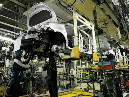 Automakers in Pakistan announce temporary shutdowns as economic woes bite