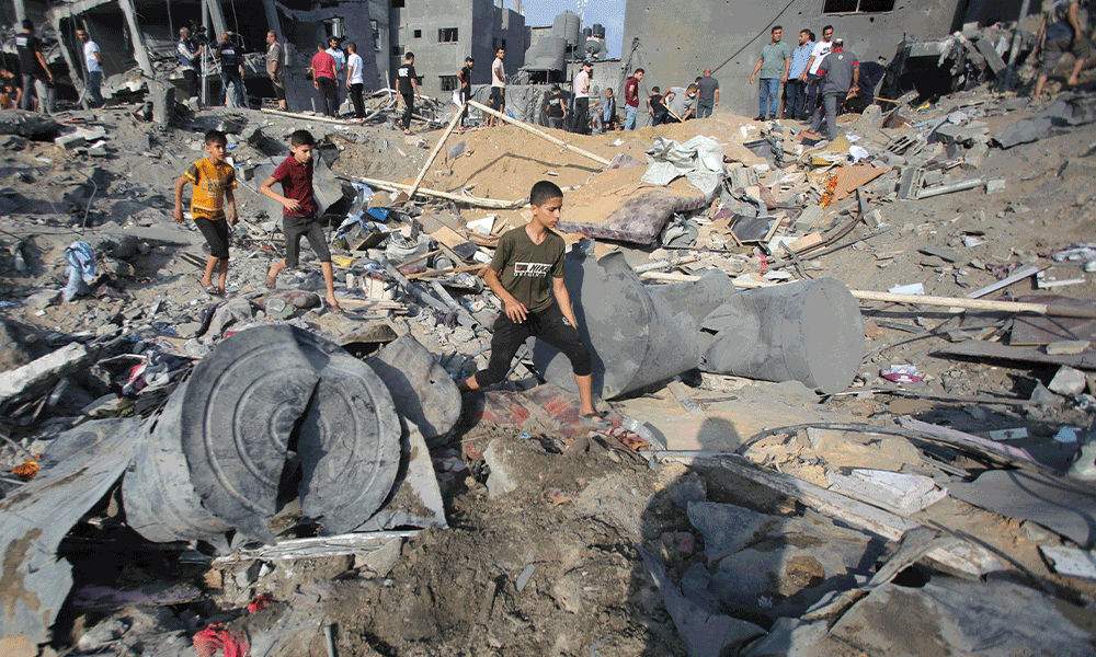 First evacuees leave Gaza as Israeli aggression intensifies