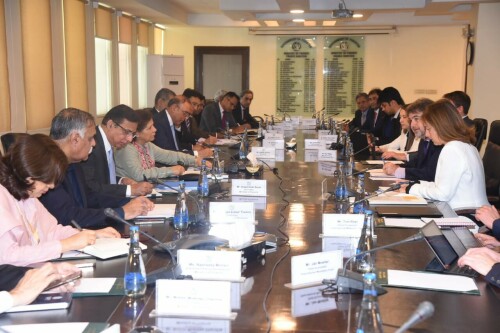 Dr Shamshad reaffirms Pakistan&rsquo;s commitment to working closely with IMF