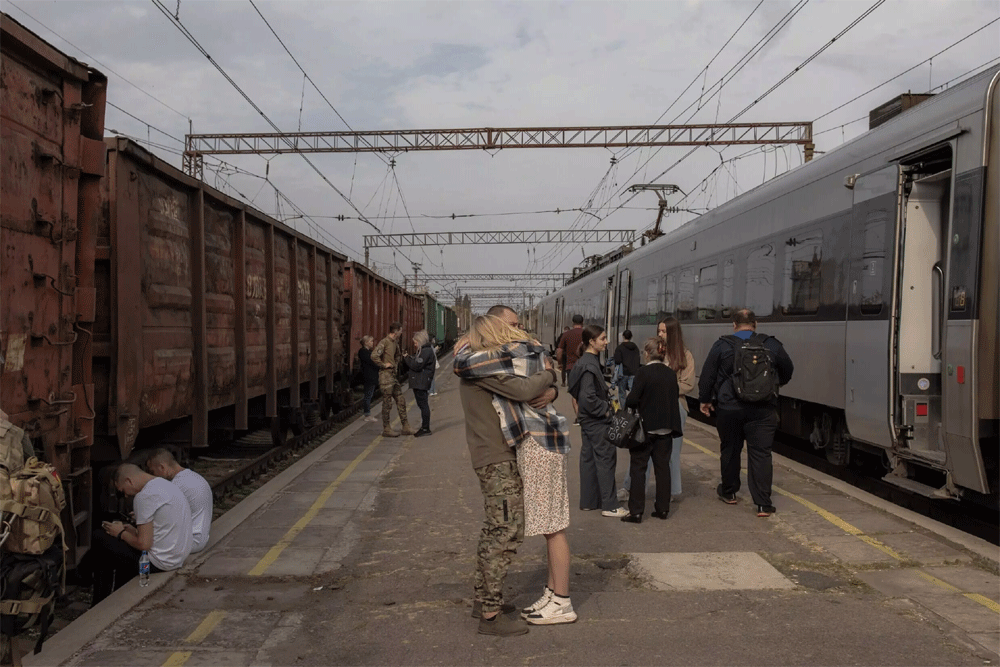 Train platform of tears near Ukraine&rsquo;s front line