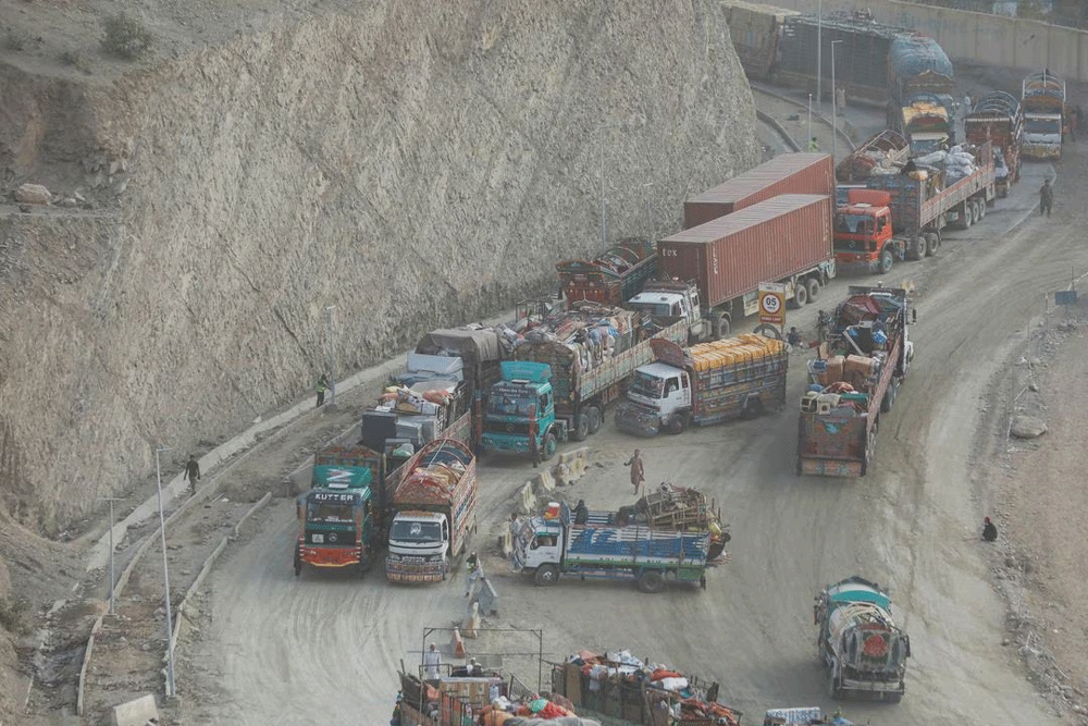 Pakistan opens more centres at border to expedite Afghans repatriation