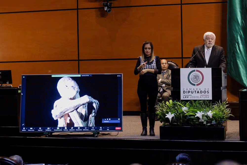 Mexican Congress holds second UFO session featuring Peruvian mummies