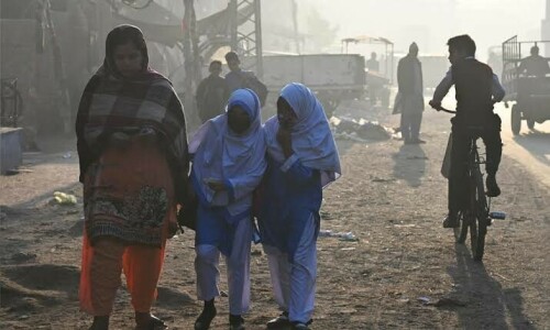 LHC orders closure of schools on Nov 18 to curb smog