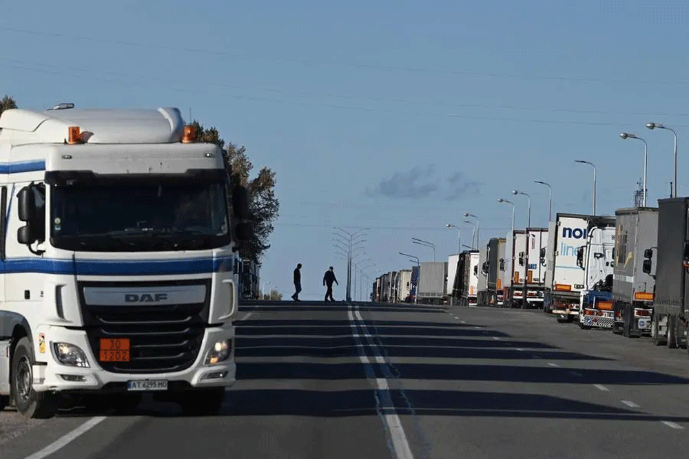 Truckers urge EU to end Ukraine access deal