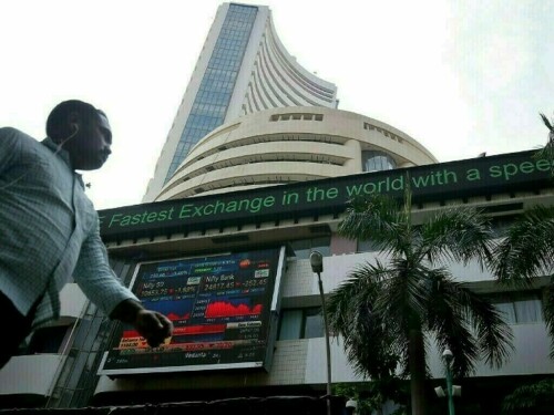 Financials, banks weigh on Indian shares
