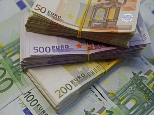 Euro bounces as investors cling to sliver of positive euro zone data