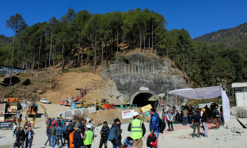 Indian tunnel rescue set to take much longer after drill damaged