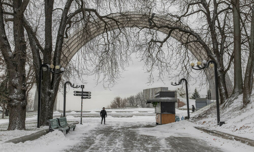 Storm death toll jumps to 10 across Ukraine