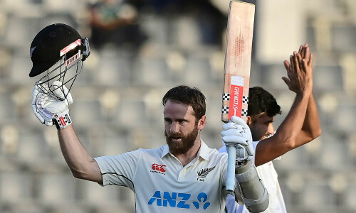 New Zealand trail Bangladesh despite Williamson ton