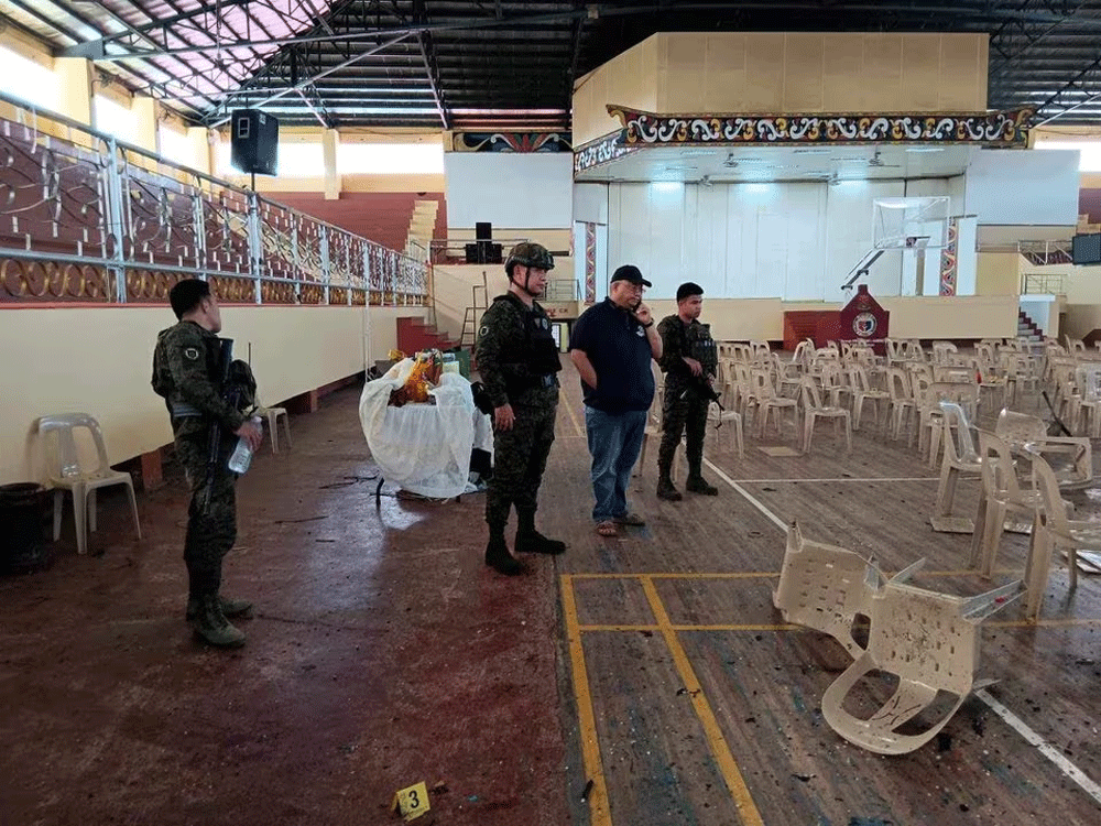 Three dead in blast during Mass in Philippine university gym