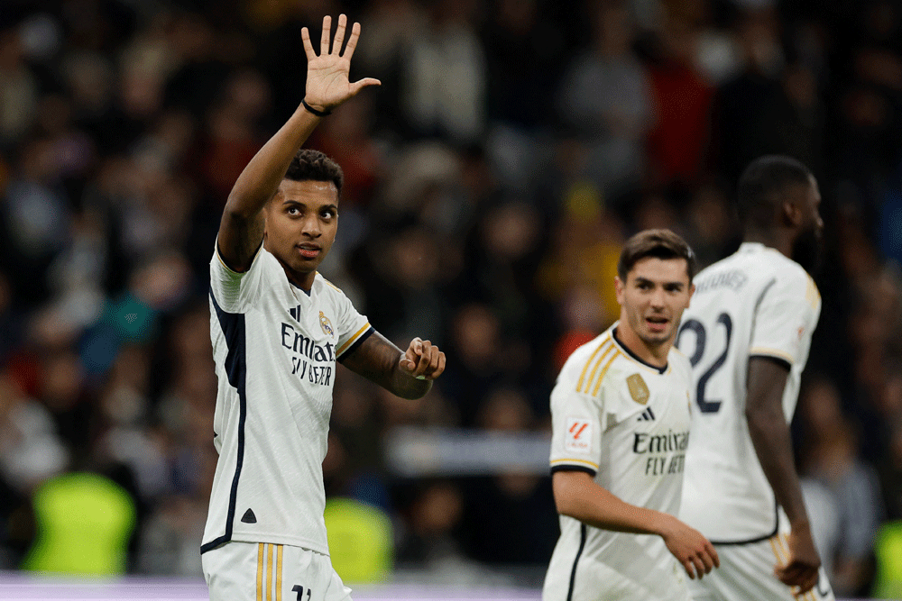 Rodrygo helps Real Madrid keep pace with Girona in Liga title race
