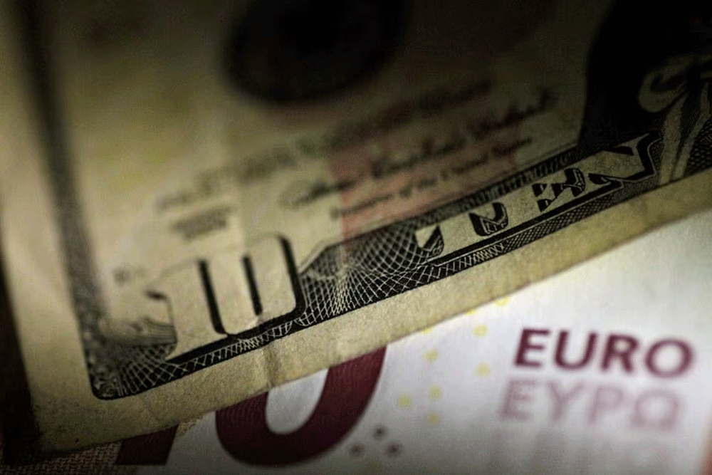 Dollar steady, euro near three-week low as rate cut bets rise
