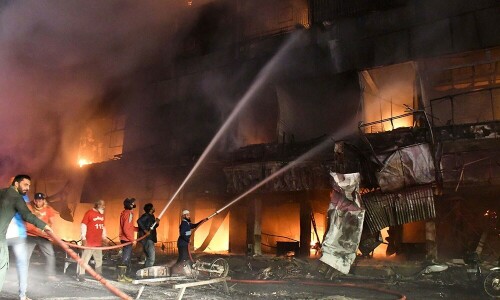Death toll from fire at Karachi&rsquo;s Ayesha Manzil rises to 5