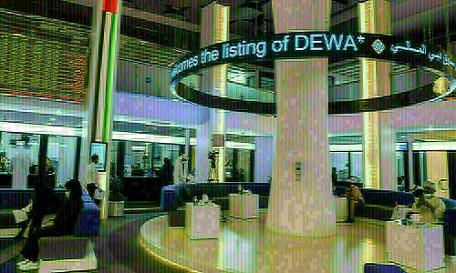 Saudi bourse gains on rising oil prices; Qatar falls