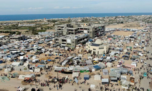 U.N. envoys say &lsquo;enough&rsquo; to war on trip to Gaza border