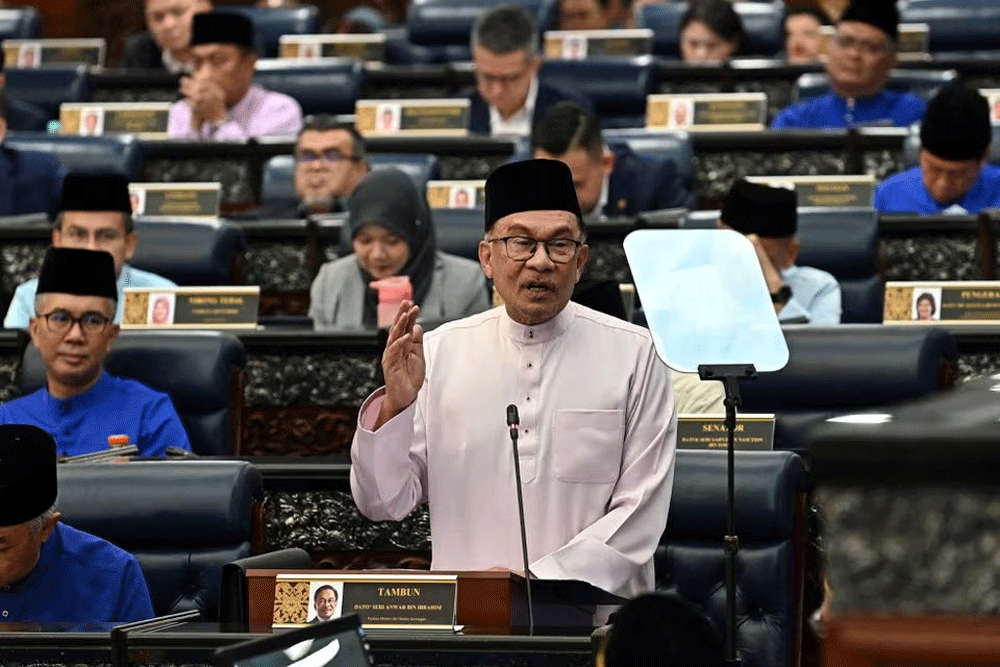 Malaysia PM aims to rebuild trust with major cabinet reshuffle