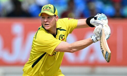 Australia&rsquo;s Steve Smith turns to golf after below-par form