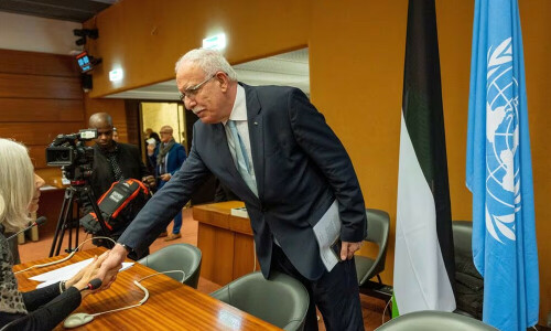 Palestinian minister accuses Israel of starving Gazans; Israel calls charge &lsquo;obscene&rsquo;