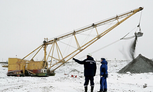 Russia warns against &lsquo;chaotic&rsquo; fossil fuels exit