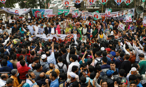Tens of thousands attend Bangladesh opposition rally calling for government to resign