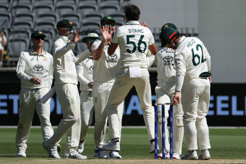 Lyon celebrates 500 wickets as Australia thrash Pakistan by 360 runs