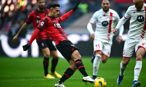 Reijnders delivers early Christmas present for impressive Milan