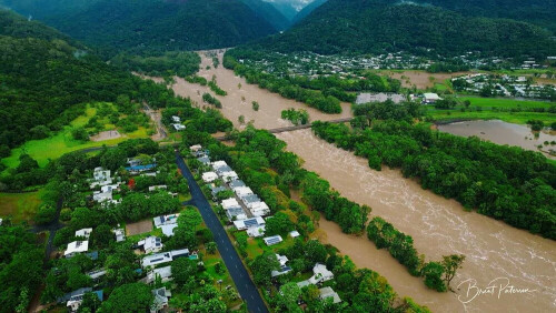 Cyclone brings floods, crocodile sightings in Australia&rsquo;s northeast