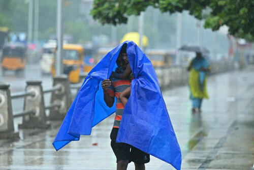Ten dead as heavy rains hit south India