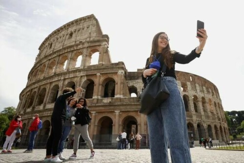 Holiday travel peaks in Europe despite security warnings