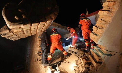 A dozen still missing after China&rsquo;s earthquake, 137 dead