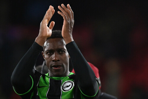 Welbeck salvages draw for Brighton at Crystal Palace