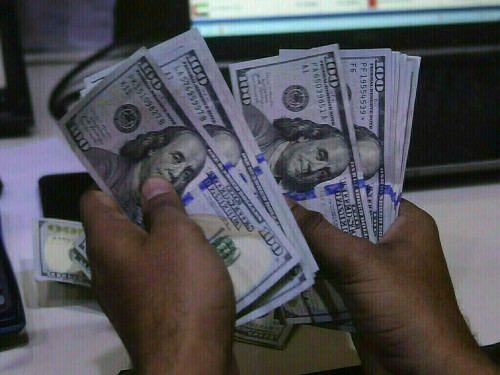 Open-market: rupee continues uptrend against US dollar