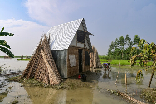 Bangladesh&rsquo;s &lsquo;tiny houses&rsquo; tackle giant flood challenge